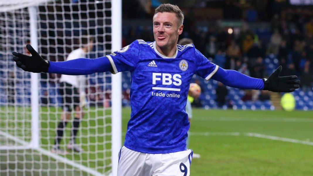 Jamie Vardy qui cÃ©lÃ¨bre un but sous le maillot de Leicester
