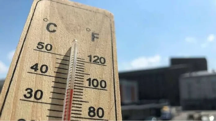 Un thermometre geant @Ouest France theme-Pays
