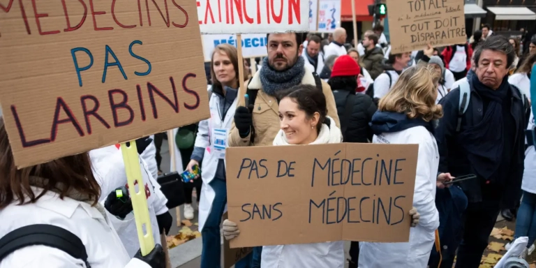 Mobilisation nationale des professionnels de santé contre la régulation de l'installation des médecins