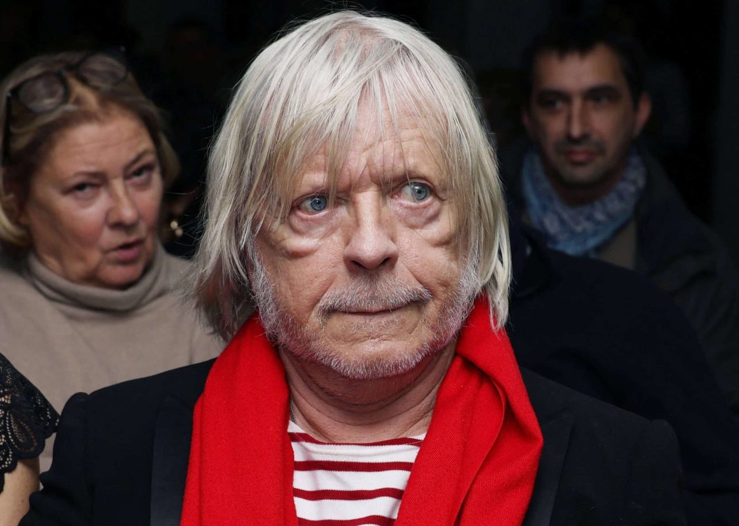 Renaud, toujours en forme, mais bien (bien) remonté à la dédicace de son livre à Paris