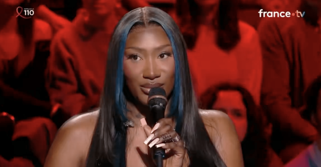 Nagui reçoit Aya Nakamura dans Taratata : la chanteuse gaffe devant lui, l’animateur ne la loupe pas à son tour