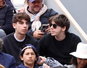"Contrairement à ce que l’on pense", Oscar, le fils de Patrick Bruel, bien décidé à balayer une rumeur