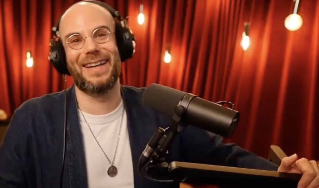 Mort de Quentin Deranque : un ex-chroniqueur de "Quotidien" éclate de rire en évoquant son décès et se fait atomiser