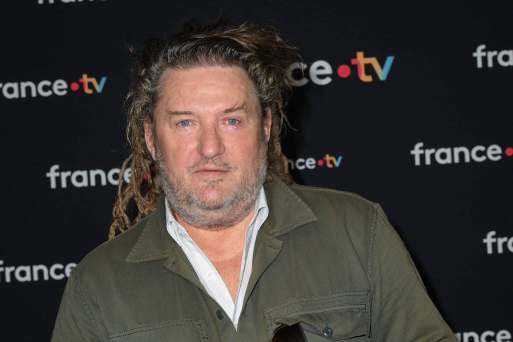 "Les animateurs se détestent entre eux…" : Olivier Delacroix règle ses comptes avec la télé qu'il décrit comme une "machine à broyer"