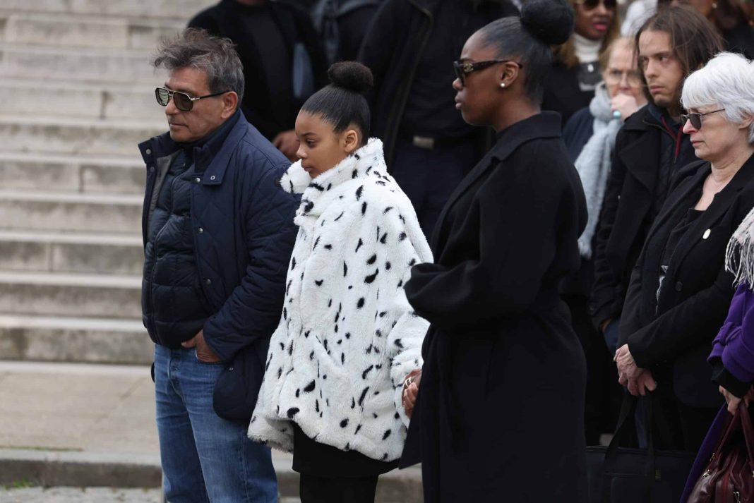 Obsèques d’Isabelle Mergault : Maya et Iris, ses filles, plus fortes que jamais