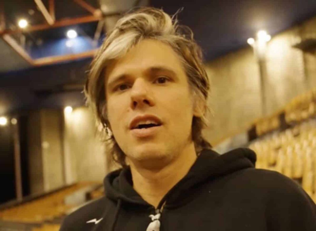 "Il y a eu un problème" : à la dernière minute, Orelsan annonce une bien mauvaise nouvelle