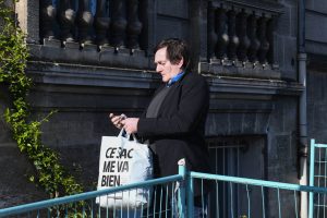 "On dirait un zombie" : Pierre Palmade "méconnaissable" et "paumé" à la veille de sa libération, les langues se délient dans son voisinage
