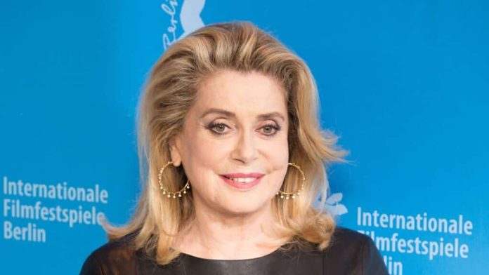 MJK34539_Catherine_Deneuve_Sage_Femme_Berlinale_2017-1024x576.jpg rare apparition avec sa petite-fille Anna, pour la bonne cause