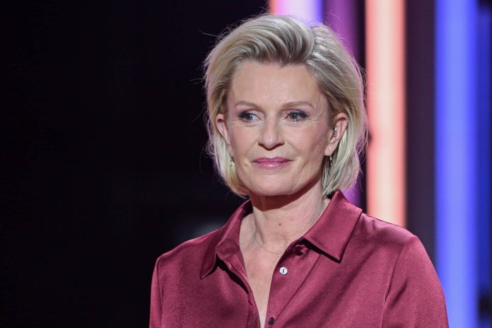 STAR_STAR_451319_006-scaled.jpg Les Traîtres : après son "va te faire foutre" à Fatou Guinéa, Sophie Davant s'explique et persiste