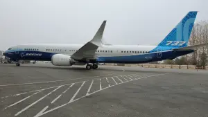 Boeing 737 MAX 10