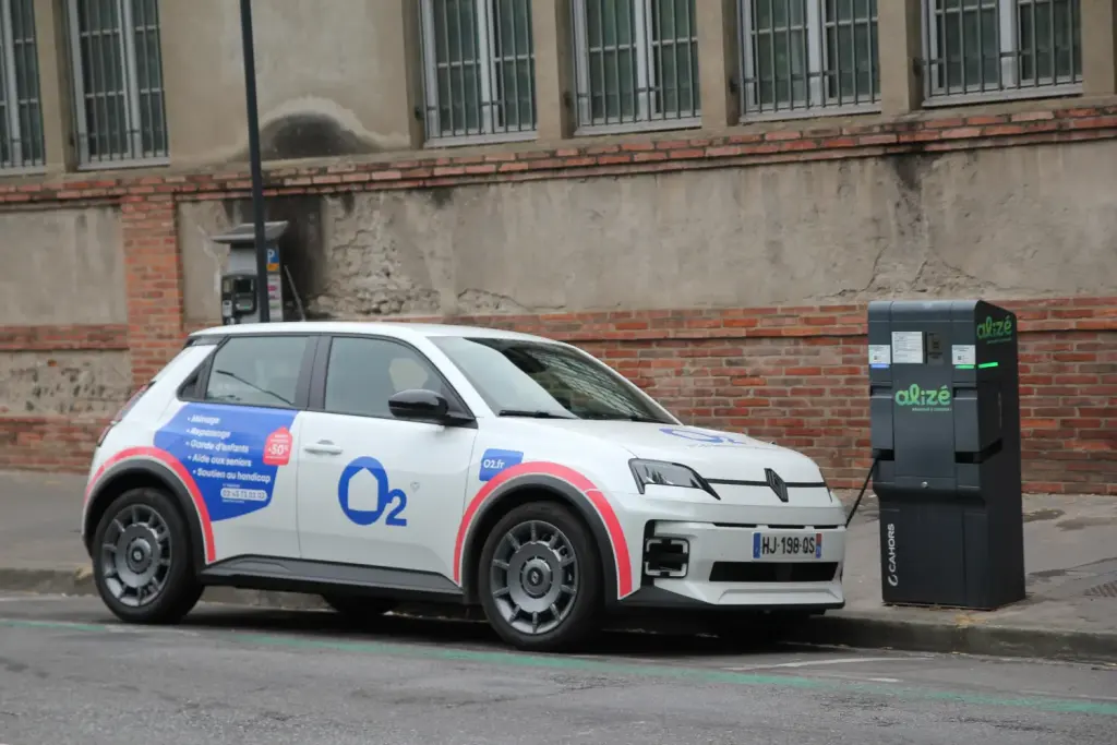 Borne de recharge électrique à Toulouse