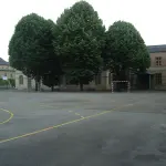 Cour de lycée en France