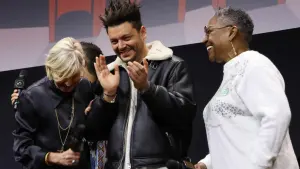 Kev Adams et Chantal Ladesou