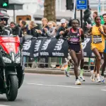 Tigst Assefa lors du marathon de Londres 2024