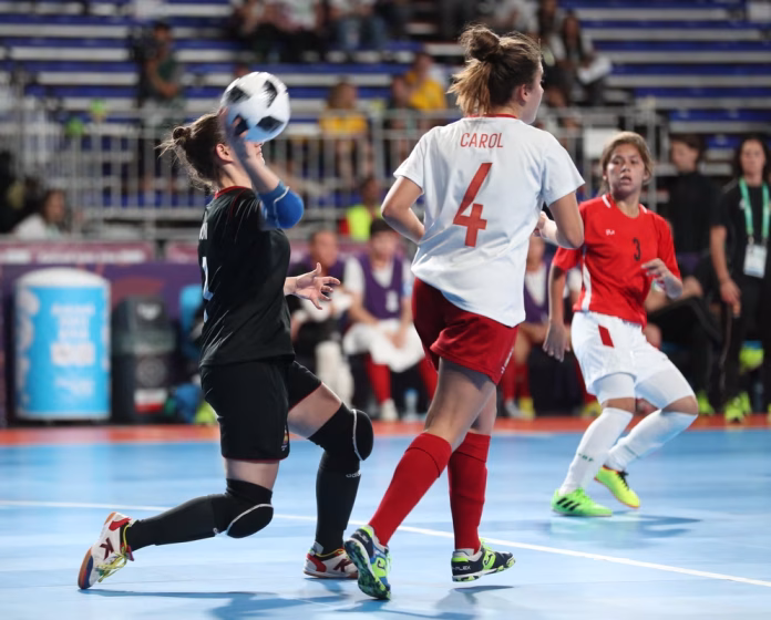 Futsal féminin : Léa Wioland, pionnière tricolore entre parquets et cabinet de psychologie