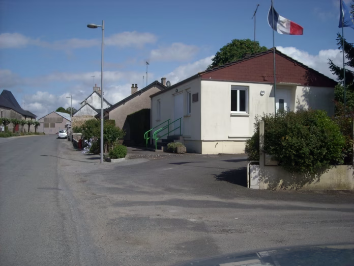 Mayenne : Une éleveuse brûlée au visage et dépouillée lors de la vente d'un poney