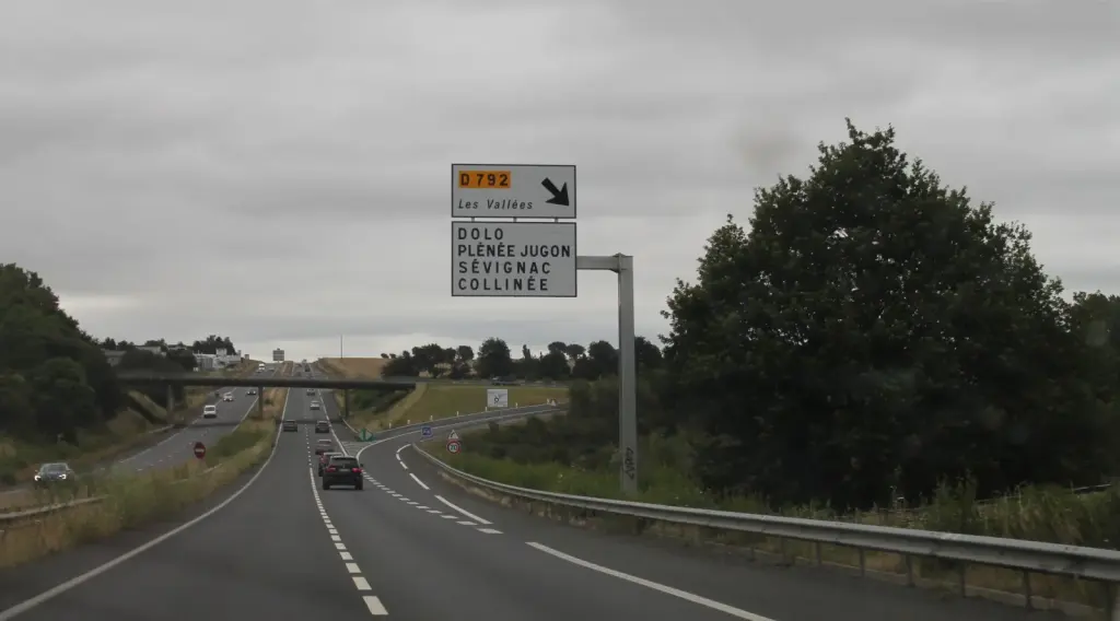 Route nationale 12 à Plénée-Jugon dans les Côtes-d’Armor