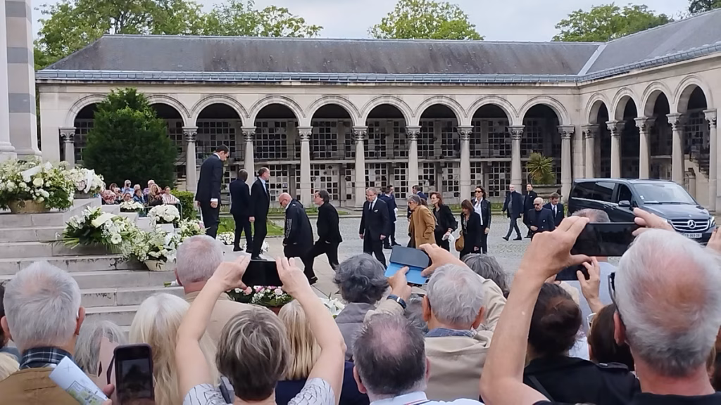 Thomas Dutronc livre un témoignage poignant sur le deuil persistant de sa mère Françoise Hardy