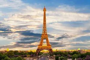 Tour Eiffel à Paris, point de départ de Paris-Versailles