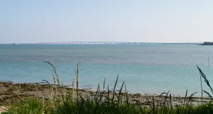 Le pont d’Oléron au-dessus de la mer, photographie d’archive de 2009.