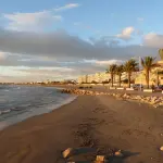 Ciel menaçant au-dessus de la plage du Grau-du-Roi dans le Gard, photographie de 2016.