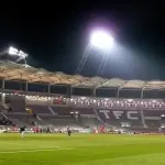 Stadium de Toulouse éclairé de nuit