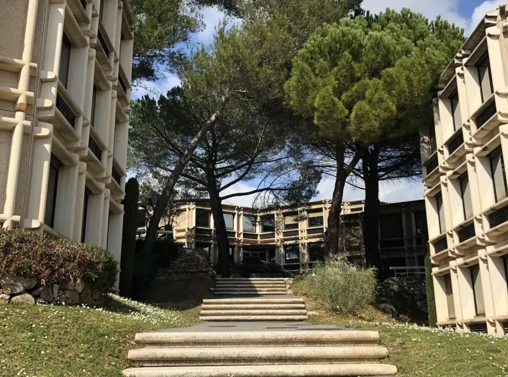 Laboratoire à Sophia Antipolis en mars 2020, vue d’archive