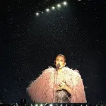 Céline Dion sur l’écran de scène lors d’un concert à Nanterre, le 2 octobre 2026 (archive)