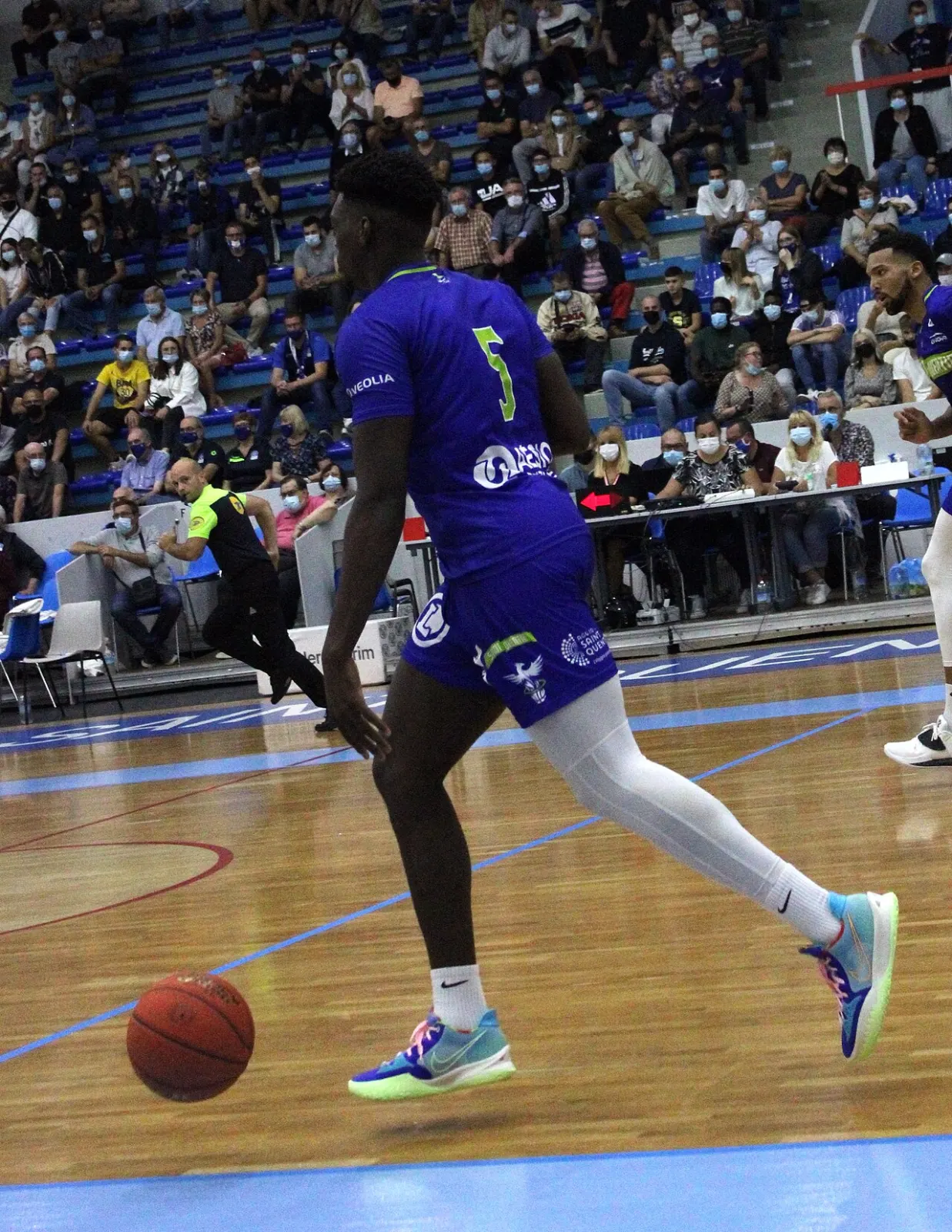 Neftali Difuidi sous le maillot de Saint-Quentin le 1er septembre 2021