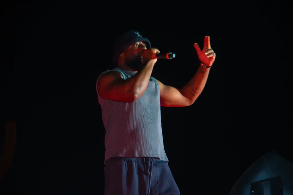 Gradur sur scène au festival WeLove Eya en 2025