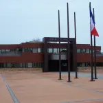 Façade de la mairie de Lège-Cap-Ferret, photographie d’archive de 2009
