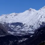 La vallée enneigée en direction de Bessans et de la Pointe d’Andagne en mars 2025