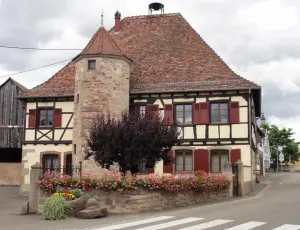 Mairie de Niedernai photographiée en juillet 2015