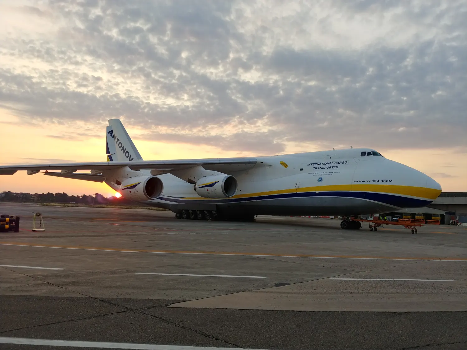 Un Antonov An-124 d’Antonov Airlines au sol en juin 2019