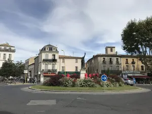 La place de la République à Lunel