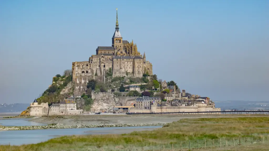 Le Mont-Saint-Michel vu depuis les prés salés, photographie d’archive d’avril 2017