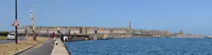 Panorama du bassin Vauban et de la vieille ville de Saint-Malo