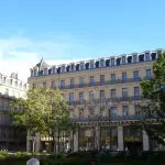 Jardins et façades autour du square Charles-de-Gaulle à Toulouse en novembre 2014