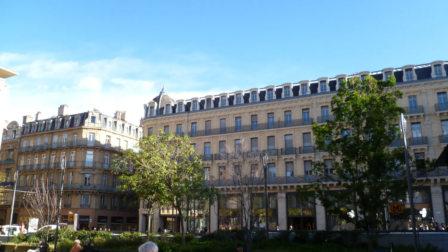 Le square Charles-de-Gaulle à Toulouse en novembre 2014