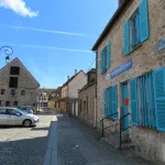 Rue de l’Abreuvoir à Trappes, photographiée en 2025