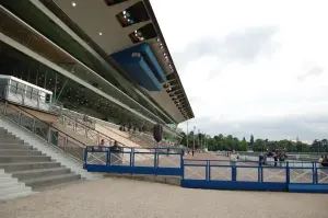 Tribunes de l’hippodrome de Paris-Vincennes, archive de mai 2009