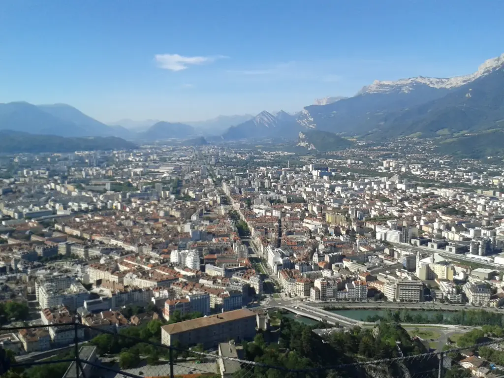 Le cours Jean-Jaurès à Grenoble vu depuis les hauteurs