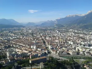 Le cours Jean-Jaurès à Grenoble vu depuis les hauteurs