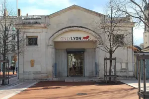 Le pavillon de l’office de tourisme de Lyon place Bellecour