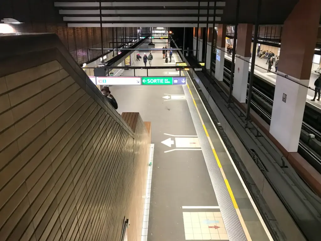 Quai de la ligne B à la station Saxe-Gambetta à Lyon