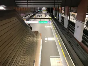 Quai de la ligne B à la station Saxe-Gambetta à Lyon