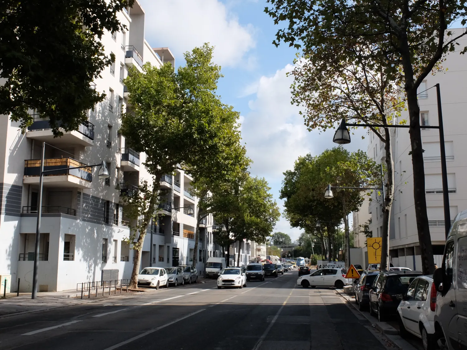 À Villeurbanne, le pôle de Croix-Luizet promet des loyers réduits aux petites entreprises 1 Avenue Roger-Salengro dans le quartier des Buers à Villeurbanne en septembre 2020. Archive du quartier concerné, ne représente pas le futur pôle économique.