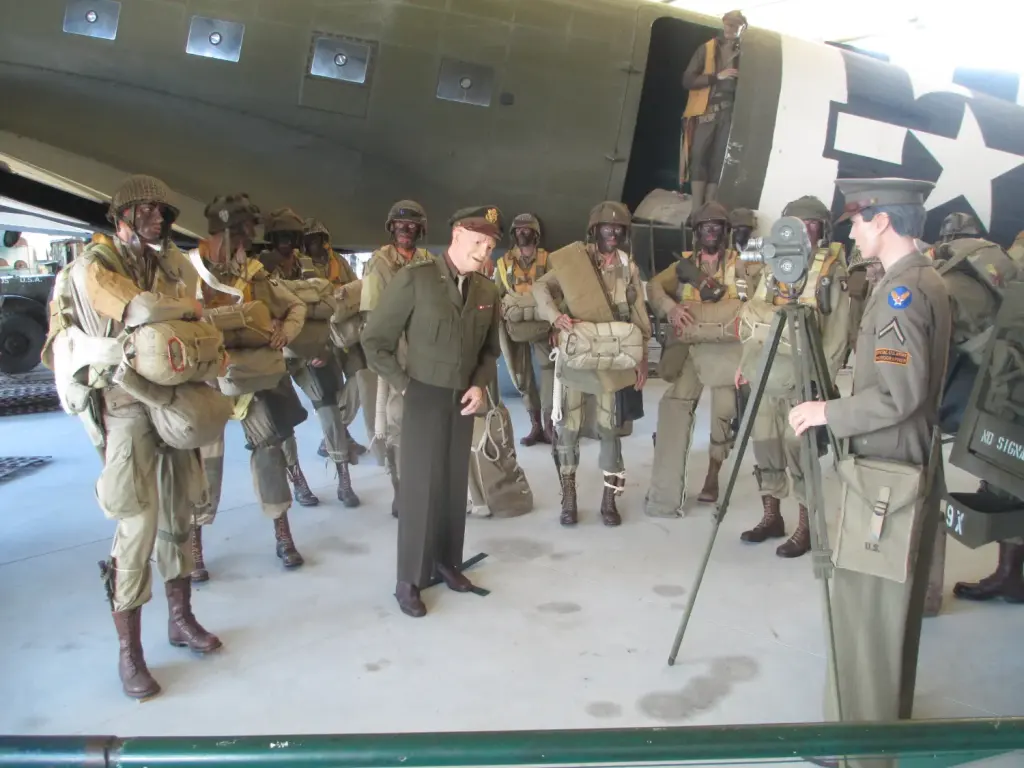 Airborne Museum de Sainte-Mère-Église avec un avion C-47