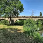 Le pont et les quais de Port-sur-Saône