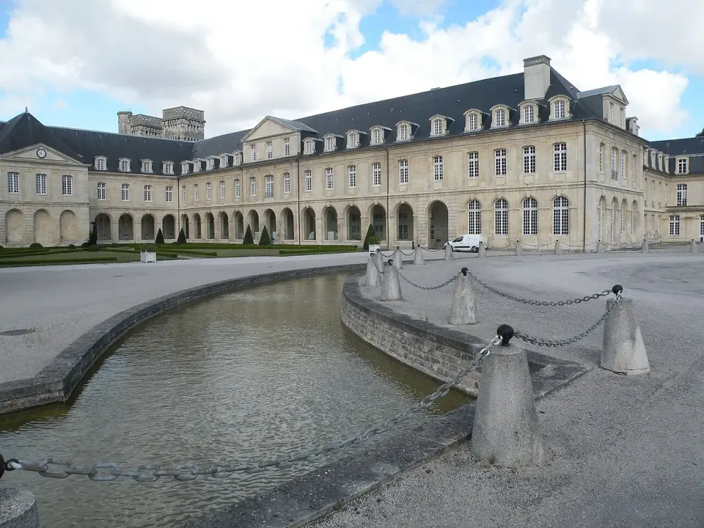 Abbaye aux Dames à Caen, siège de la Région Normandie